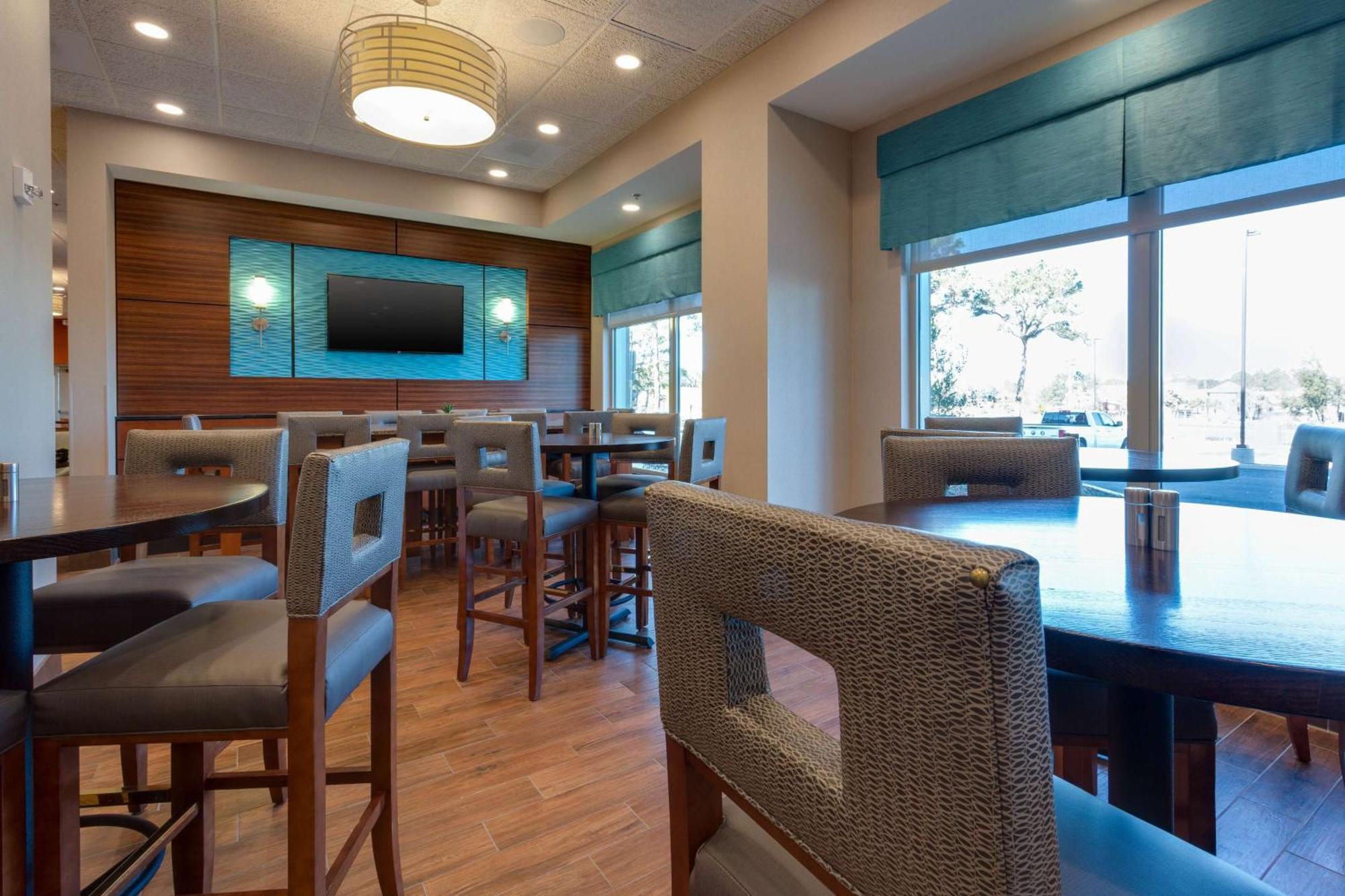 Drury Inn & Suites غينزفيل، فلوريدا المظهر الخارجي الصورة