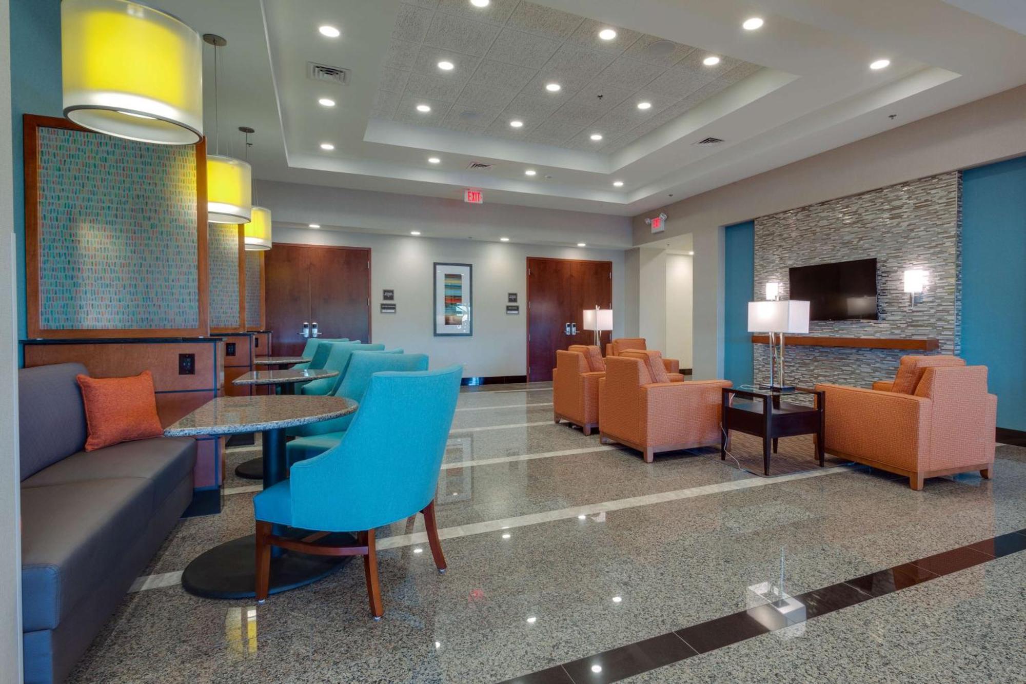 Drury Inn & Suites غينزفيل، فلوريدا المظهر الخارجي الصورة