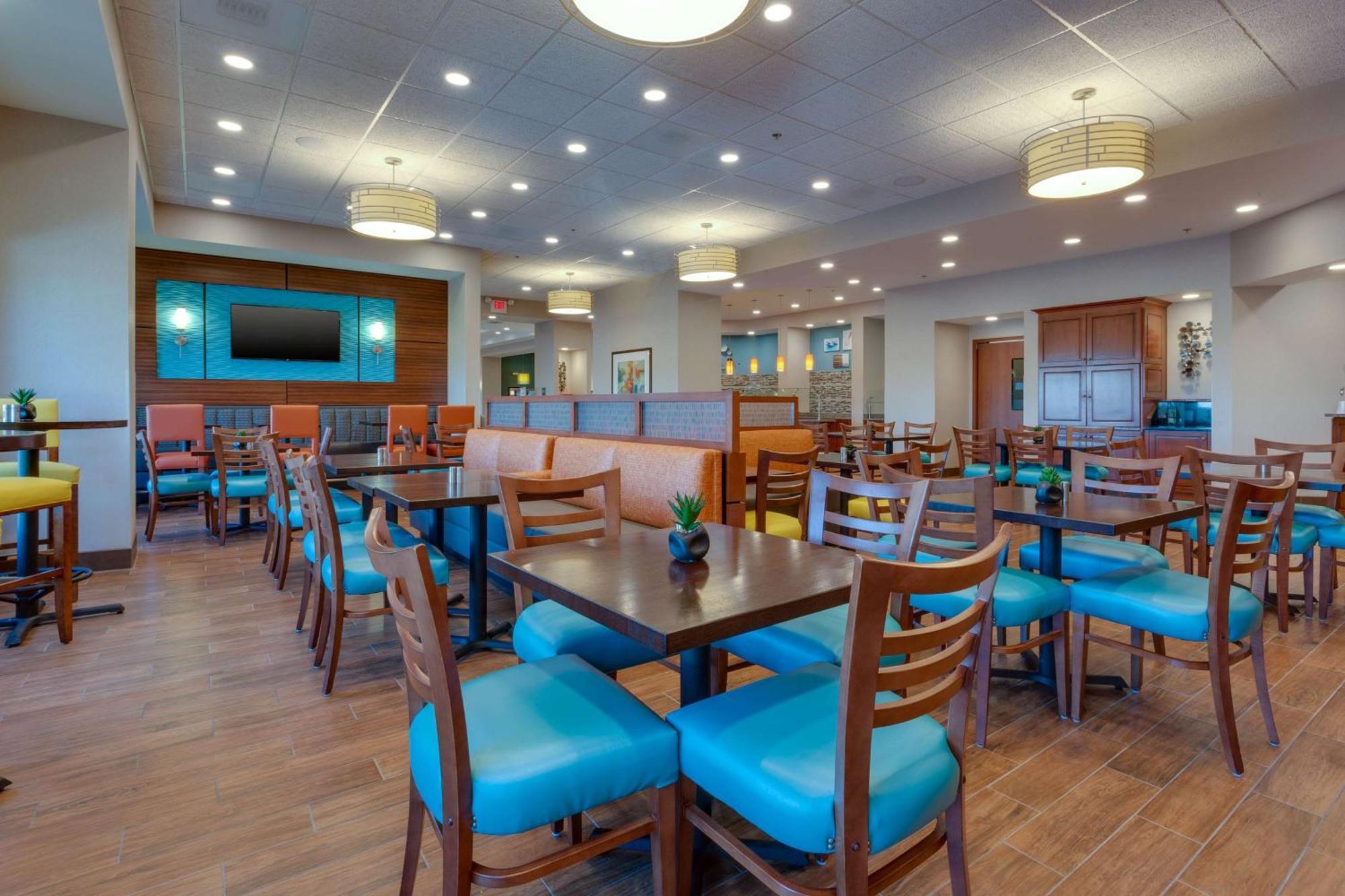 Drury Inn & Suites غينزفيل، فلوريدا المظهر الخارجي الصورة