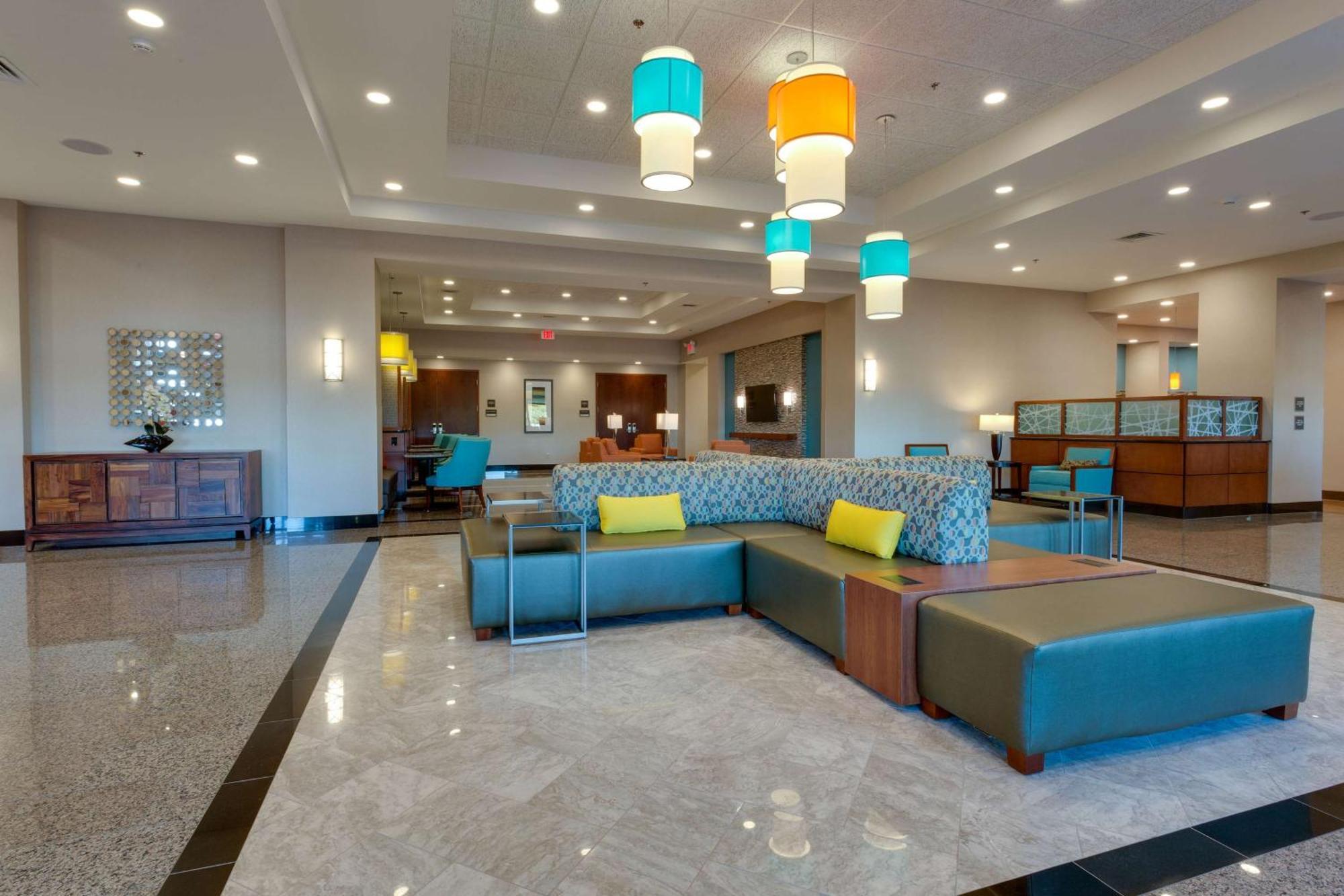 Drury Inn & Suites غينزفيل، فلوريدا المظهر الخارجي الصورة